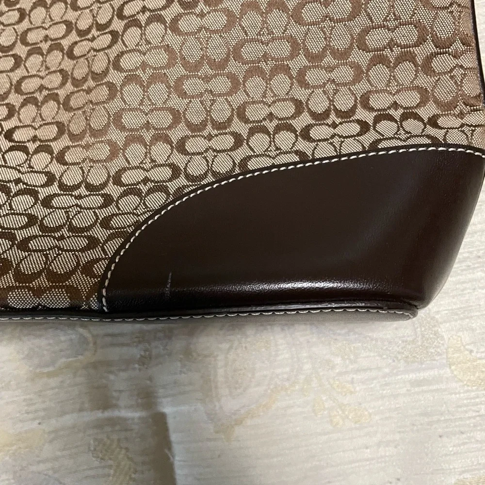 COACH HANDBAG - Picture 9 of 12